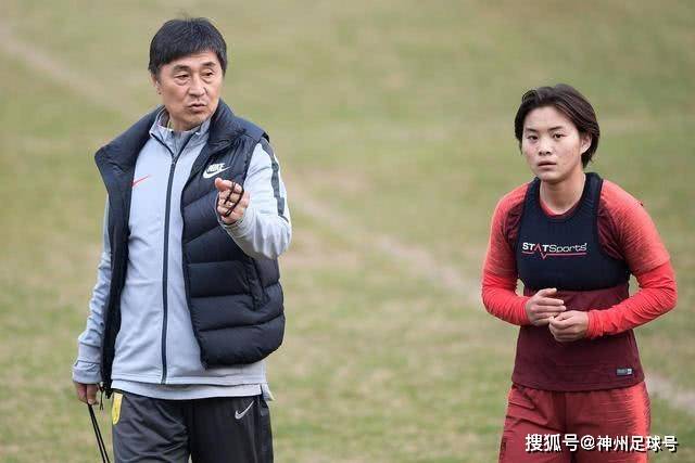 莫兰特父亲谈禁赛事件：儿子需收敛但媒体夸大其词